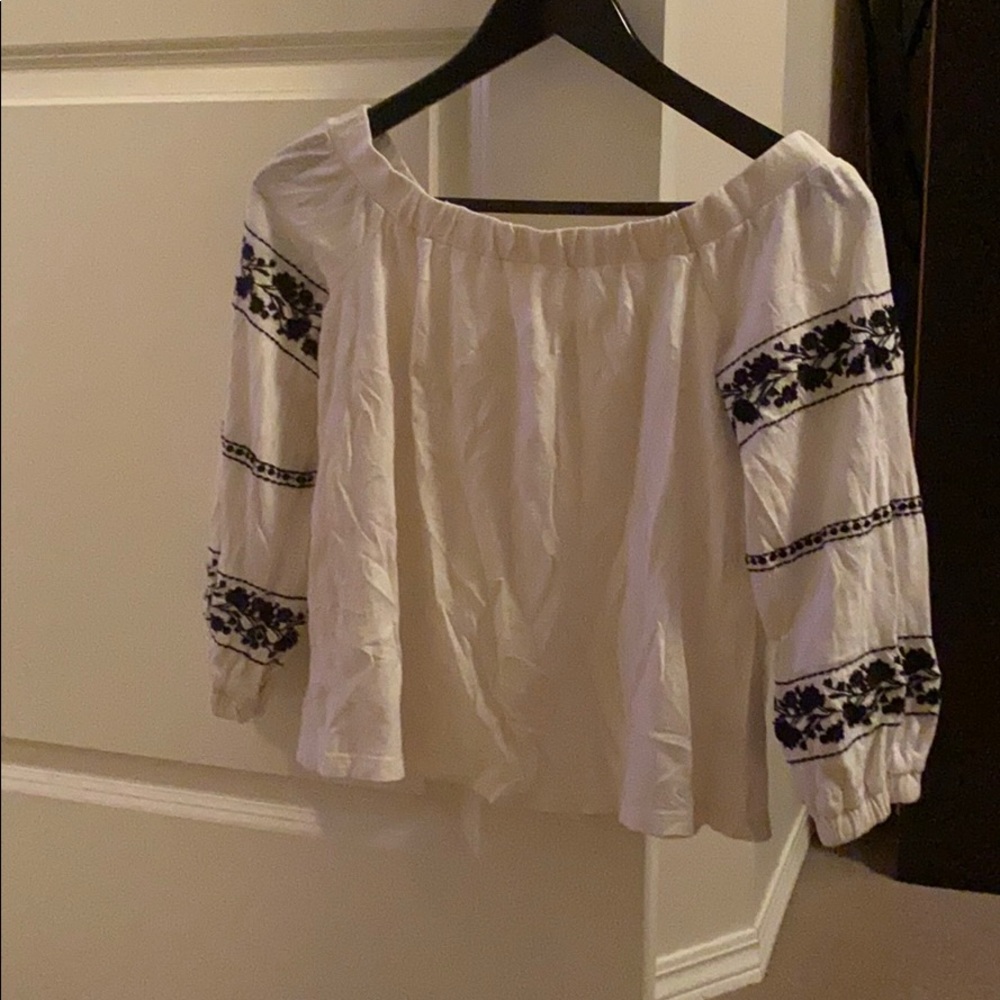 American eagle off the shoulder too